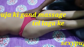 Desi Bhabhi Ger Sensuell Oljemassage Till Ung Tjej I Hd-Video