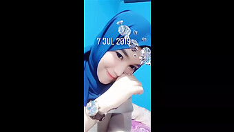 Bigo Live Video Af En Sexet Indonesisk Pige