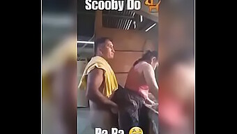 Guatemalský Pár Sa Vykrúca So Scoby Do