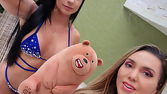 Moje Mazlivá Hračka Ji Hladí... Bolivianamimi.Tv - Lesbička