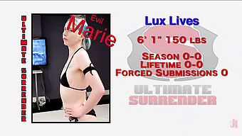 Annie Cruz Domina Lux Lives In Una Seducente Scena Di Facesitting