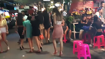 Parte 1 Das Melhores Garotas Tailandesas De Bar Caminhando Na Rua Pattaya, Na Tailândia