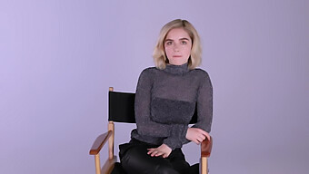 ความท้าทายเดี่ยวที่น่ารักของ Kiernan Shipka: การเรียนรู้ความสุขของตัวเอง