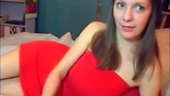 Solo Amateur Model Shows Off Big Boobs On Webcam