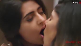 Sinnlich Dixit In Vassive Indian Lesbian Scene