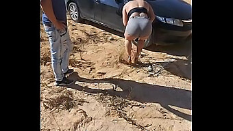 Latina De Bunda Grande É Pega No Flagra Por Um Mecânico Tarado