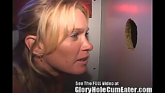 Milf Gode Del Sesso Di Gruppo A Pelo Al Gloryhole