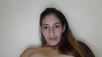 Pamelita Una Latina De 19 Años Comparte Sus Momentos Íntimos En Skype.