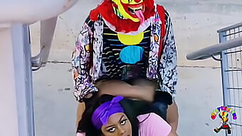 คอสเพลย์สาวอ้วนสวย โดน Gibby The Clown ขยี้จนน้ําแตกในที่สาธารณะ