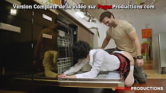 Video Fetish Pháp: Cô Gái Tóc Nâu Bị Bịt Miệng Và Đụ Trong Đôi Tất Nylon