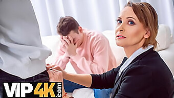 Geldschwierigkeiten Von Tutor4k Führen Zum Eingreifen Einer Reifen Stiefmama