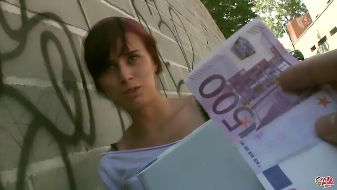 Adolescente Española Consigue Dinero Por Sexo