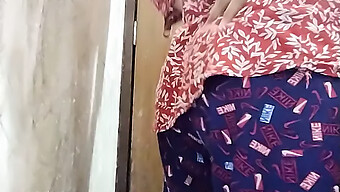 Watch This Hot Indian Bhabhi Pleasure Herself In The Bathroom