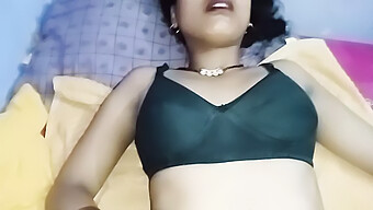 Close-Up Of Indian Wife'S Oral Sex And Cum In Mouth In Homemade Video