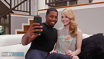 Hannah Hayes Disfruta Haciendo Garganta Profunda A La Gran Polla De Isiah Maxwell Mientras Le Pone Los Cuernos A Su Novio