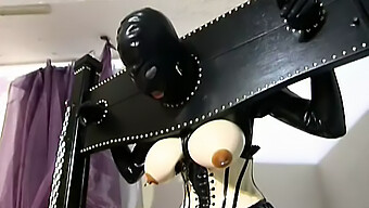 Lass Uns Mit Bdsm Und Fetisch In Unseren Latexoutfits Spielen