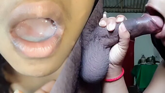 Sri Lankan Teen Gives Deepthroat Blowjob, Receives Facial Cumshot