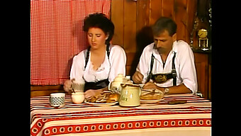 Frumusețea Germană Vintage Heidi Devine Sălbatică În Porno Retro